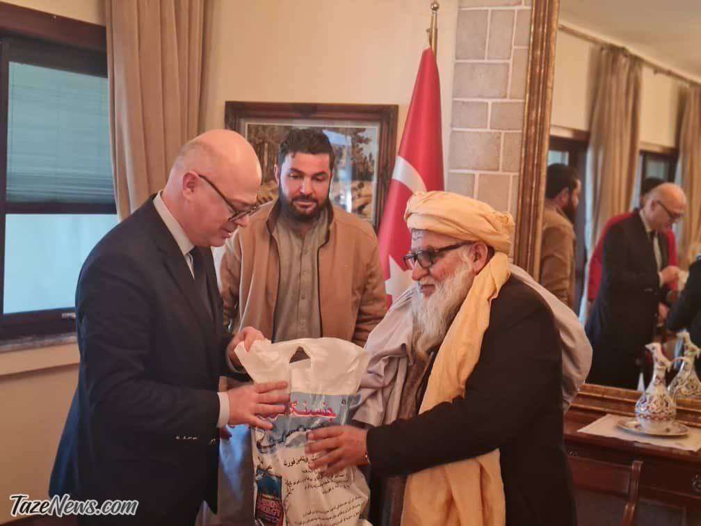 عکس| کمک عجیب طالبان به زلزله ترکیه: ۵۰ هزاردلار در کیسه پلاستیکی!