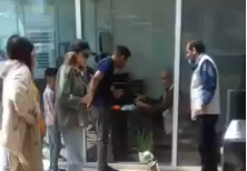 ویدئو|  ورود زنان بدون حجاب ممنوع/ برخورد با زنان بدون پوشش در کرمانشاه!
