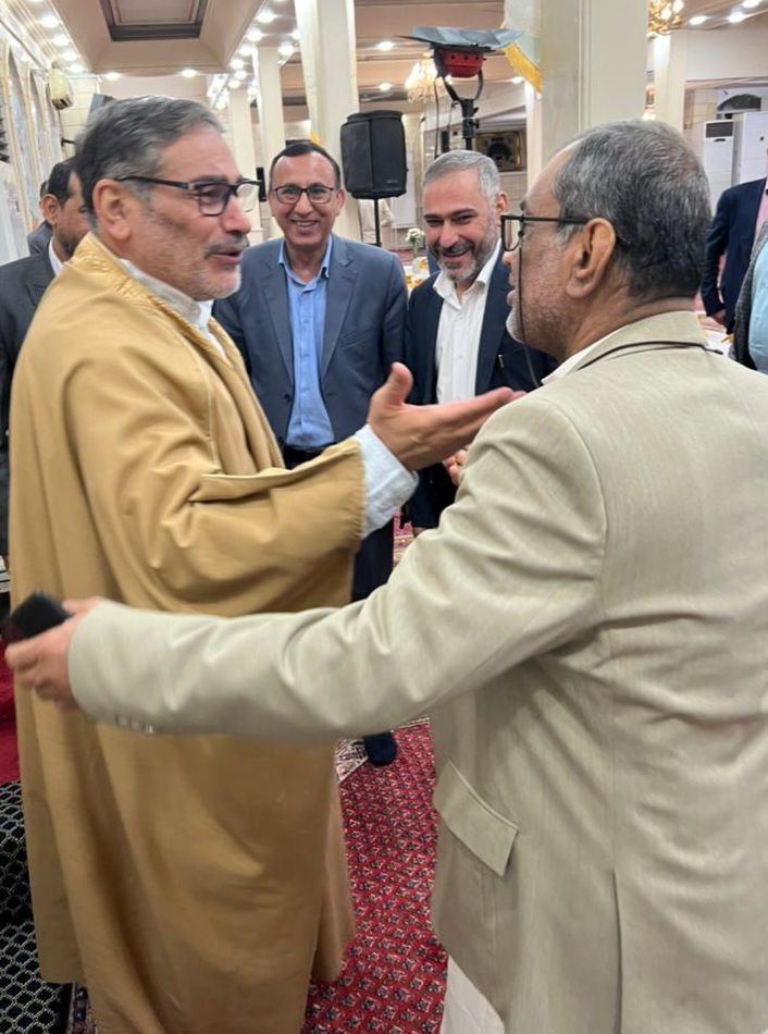 پوشش متفاوت علی شمخانی در مراسم افطاری در اهواز +عکس