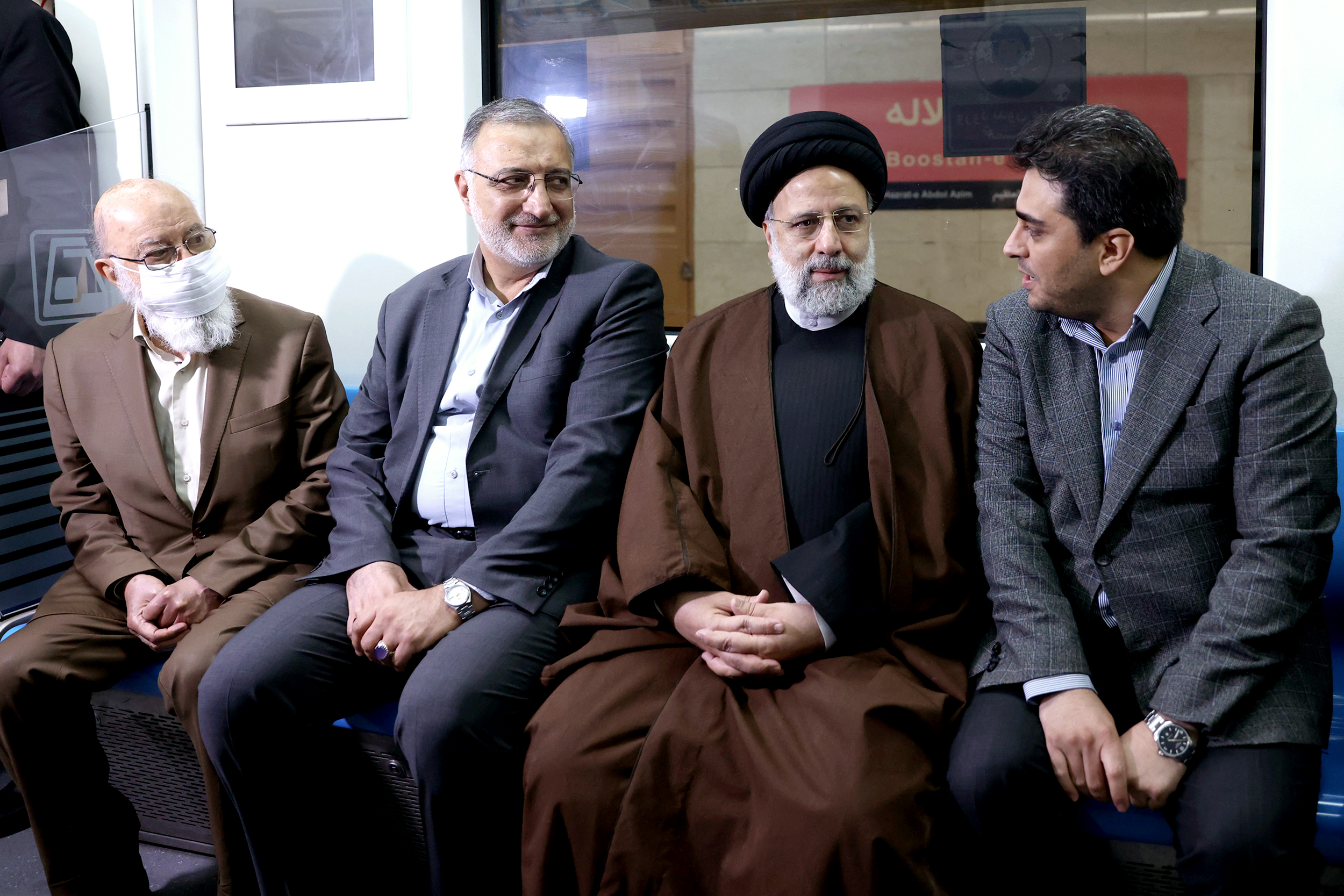 زاکانی حقوقهای نجومی در شهرداری را تایید کرد زاکانی حقوقهای نجومی در شهرداری را تایید کرد