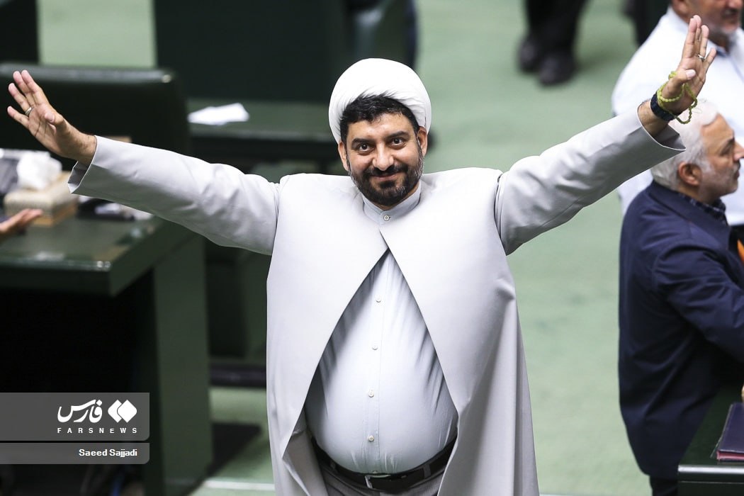 ببینید: خوشحالی خاص نماینده مجلس در جلسه استیضاح وزیر صمت