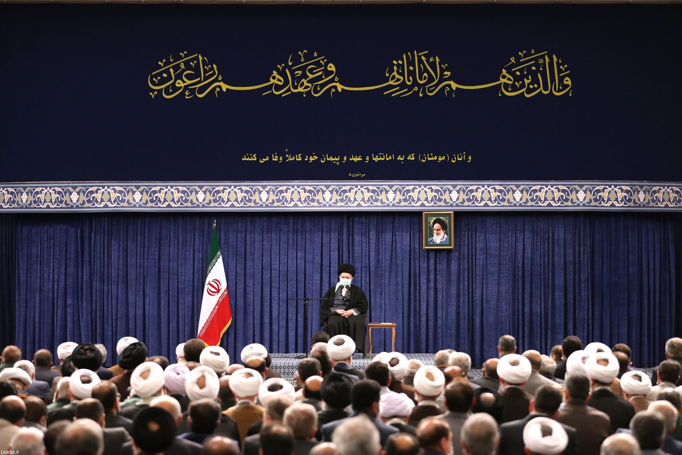 آیت‌الله خامنه‌ای: کشف حجاب حرام شرعی و سیاسی است