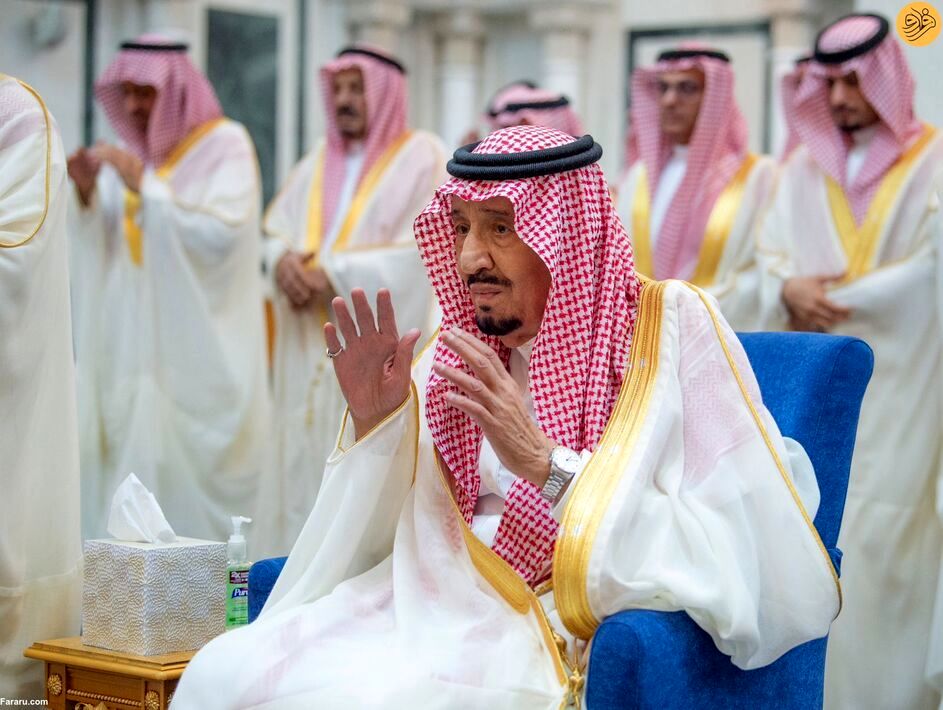 اقامه نماز عید فطر؛ پادشاه عربستان نشسته نماز خواند