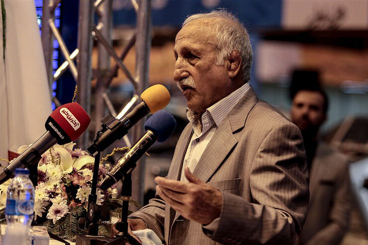 انتقاد قهرمان جهان  از علیرضا دبیر؛ با این ادبیات دنیا روی ما حساب نمی‌کند! +عکس