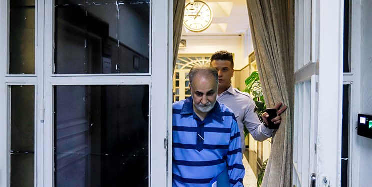 شهردار سابق تهران با عفو رهبری از زندان آزاد شد شهردار سابق تهران با عفو رهبری از زندان آزاد شد