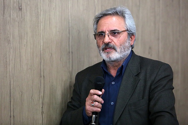 وعدههای دهان پُرکن رئیسی درباره کارگران راه به جایی نبرد! وعدههای دهان پُرکن رئیسی درباره کارگران راه به جایی نبرد!