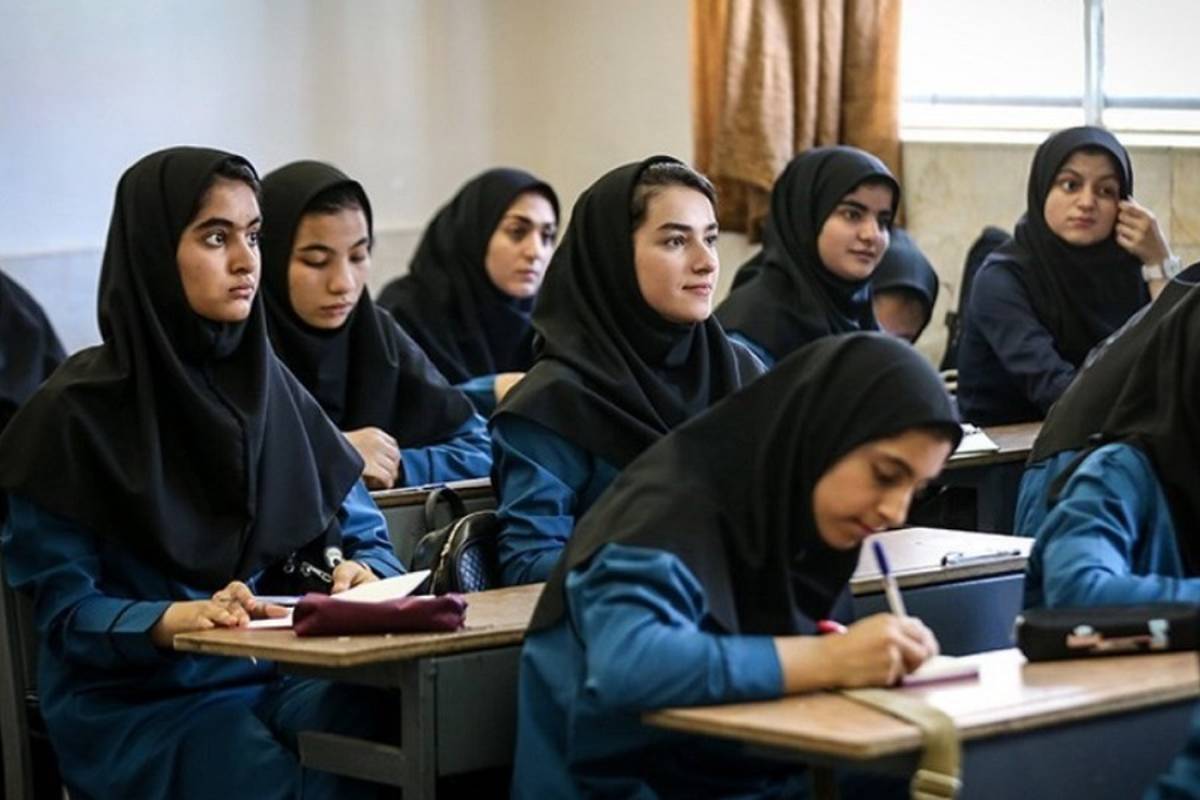 بی‌حجابی در مدارس حداد عادل/ در محیطی که نامحرم نیست نمی‌توانید حجاب را اجبار کنید!