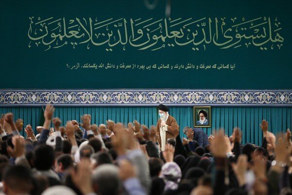 ویدئو| انتقاد رهبر انقلاب از وزارت آموزش و پرورش: چرا بی‌ثباتی در مدیریت وجود دارد؟