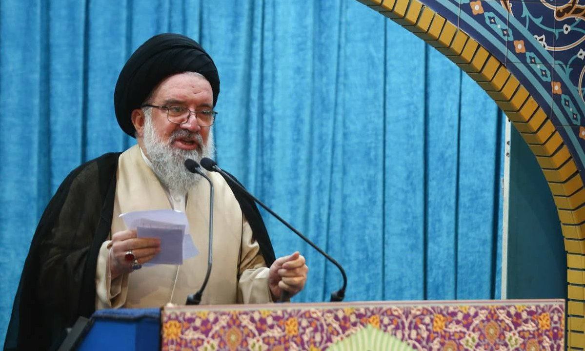 احمد خاتمی: کتک زدن خانم باحجاب منکر آشکار است