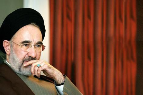 حمله دوباره کیهان به خاتمی: او یک روحانی بیسواد است! حمله دوباره کیهان به خاتمی: او یک روحانی بیسواد است!
