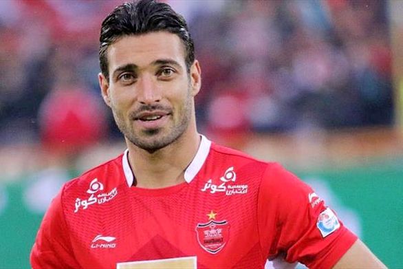 مدافع محبوب پرسپولیسی‌ها به تیم رقیب رفت
