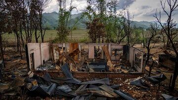 انتقام به سبک زنان هندی؛ خانه فرد مظنون در پرونده تجاوز جنسی را به آتش کشیدند انتقام به سبک زنان هندی؛ خانه فرد مظنون در پرونده تجاوز جنسی را به آتش کشیدند