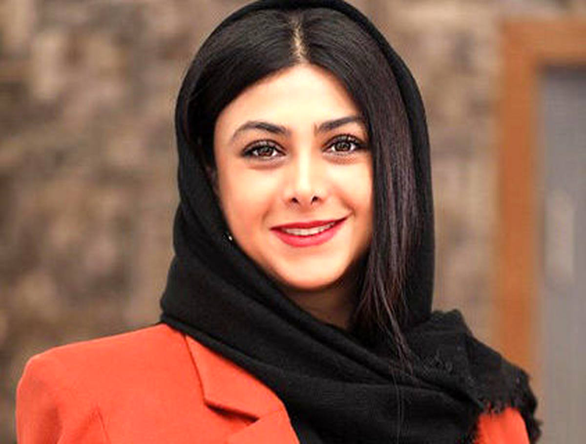 حکم عجیب آزاده صمدی برای کشف حجاب حکم عجیب آزاده صمدی برای کشف حجاب
