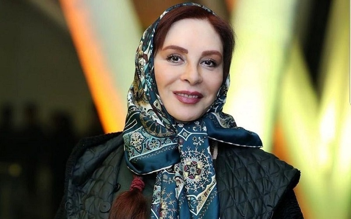 خانم هنرپیشه معروف از بازیگری کنارهگیری کرد خانم هنرپیشه معروف از بازیگری کنارهگیری کرد
