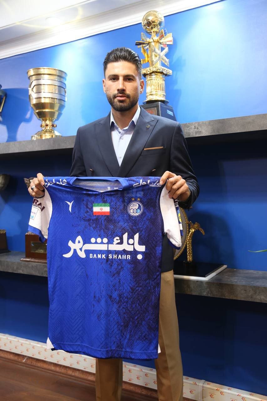 مدافع سابق تراکتور به استقلال پیوست +عکس