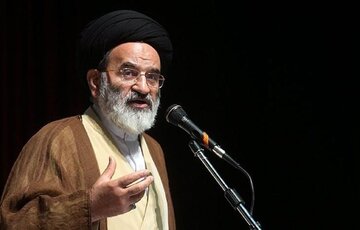 عضو کمیسیون فرهنگی مجلس: برخی در پیامکها نفرینمان میکنند/ نمیتوان همه بیحجابها را زندان انداخت عضو کمیسیون فرهنگی مجلس: برخی در پیامکها نفرینمان میکنند/ نمیتوان همه بیحجابها را زندان انداخت