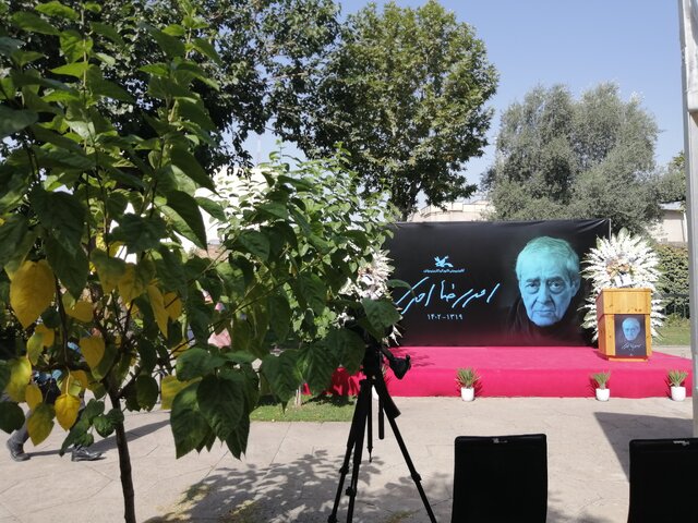 مراسم تشییع شاعر نامدار برگزار شد +عکس