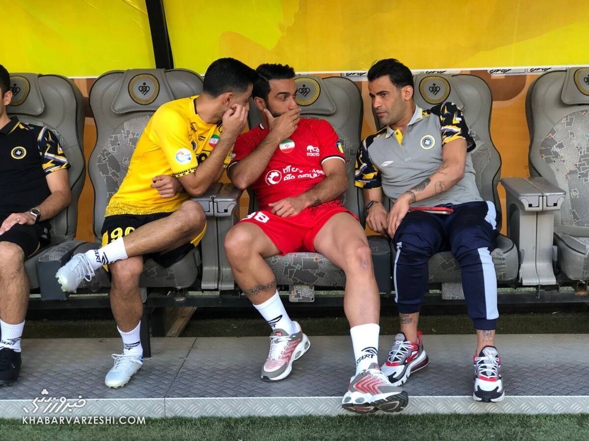 احتمال حضور بازیکن استقلال در سپاهان/ هافبک آبیها جای مهاجم جنجالی پرسپولیس را میگیرد؟ احتمال حضور بازیکن استقلال در سپاهان/ هافبک آبیها جای مهاجم جنجالی پرسپولیس را میگیرد؟