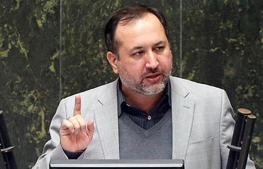 نماینده مجلس: به دل شهرستانها و روستاها بروید تا بفهمید مردم از سیاستزدگی و دفاع شما از ناکارآمدی، خسته شدهاند نماینده مجلس: به دل شهرستانها و روستاها بروید تا بفهمید مردم از سیاستزدگی و دفاع شما از ناکارآمدی، خسته شدهاند