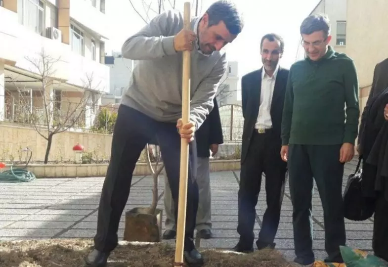 پشت‌پرده سکوت احمدی‌نژاد؛ اقدامات پنهانی علیه نظام؟