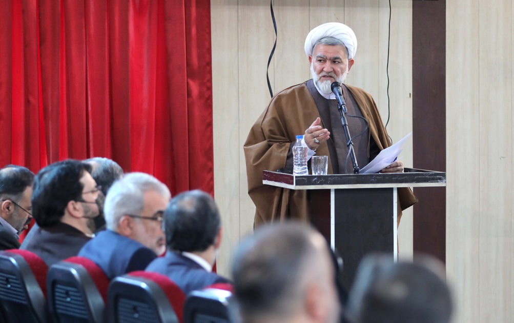 نماینده مجلس: رفیق بازی از مشکلات دولت رئیسی است/ ناخن افرادی که پول برمیدارند را بکشید نماینده مجلس: رفیق بازی از مشکلات دولت رئیسی است/ ناخن افرادی که پول برمیدارند را بکشید