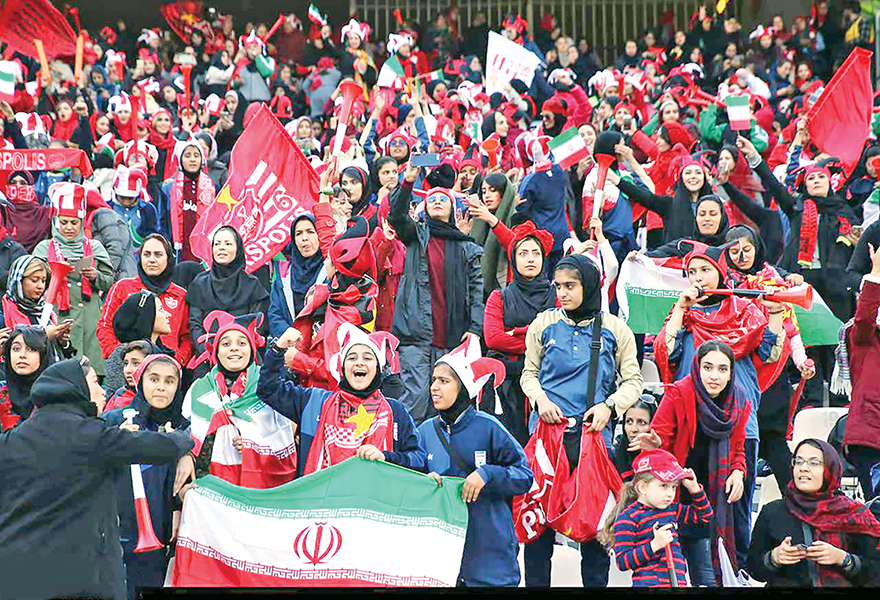 تصمیمات فراقانونی در لیگ ایران؛ حضور زنان در ورزشگاه بازی‌ها را بدون تماشاگر کرد!