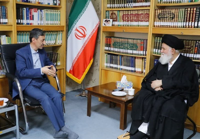 انتقاد کم‌سابقه علم‌الهدی از دولت رئیسی: حق مردم است که سؤال کنند چرا ثباتی در این بازار وجود ندارد
