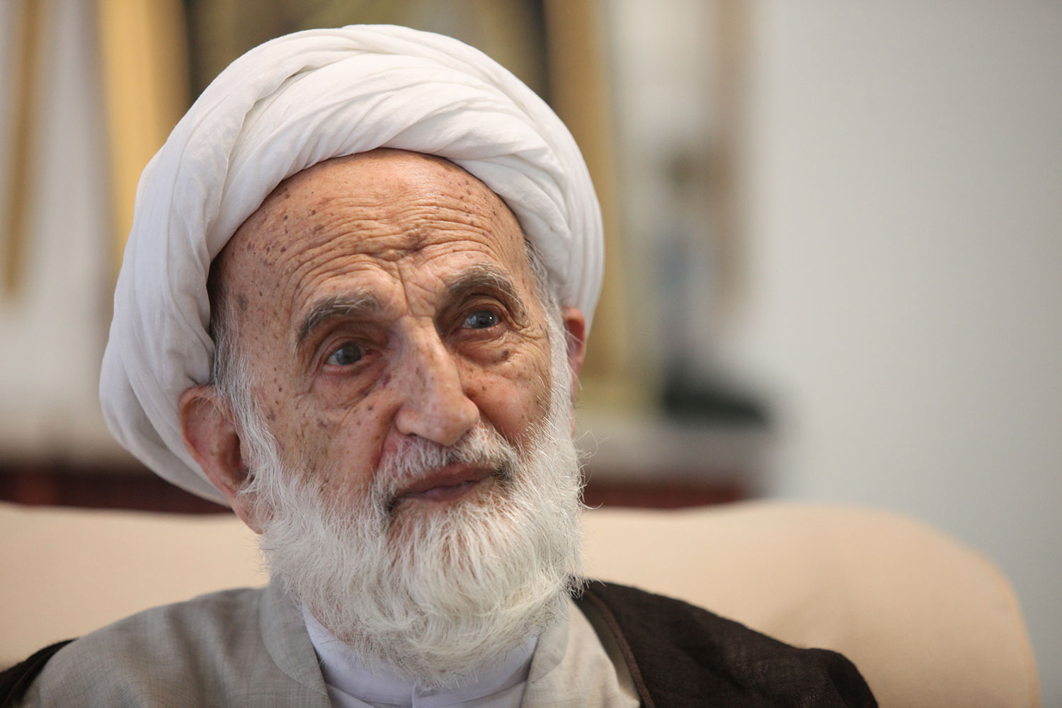 لب‌های احمدی نژاد را بوسیدم چون از امام زمان نام برده بود؛ مرور کارنامه ابوالقاسم خزعلی روحانی پرنفوذ حامی سرسخت انجمن حجتیه
