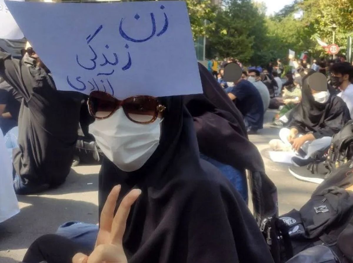 روزنامه صداوسیما: دانشگاه به بستری برای تبدیل اپوزیسیون تبدیل شده؛ دولت با قاطعیت بیشتر اساتید منحرف را اخراج کند! روزنامه صداوسیما: دانشگاه به بستری برای تبدیل اپوزیسیون تبدیل شده؛ دولت با قاطعیت بیشتر اساتید منحرف را اخراج کند!