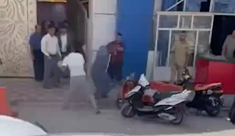 بریدن سر نوجوان ۱۳ ساله در ملاءعام! +ویدئو و جزئیات بریدن سر نوجوان ۱۳ ساله در ملاءعام! +ویدئو و جزئیات