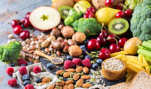 کدام مواد غذایی حمله قلبی را دور میکند؟ کدام مواد غذایی حمله قلبی را دور میکند؟