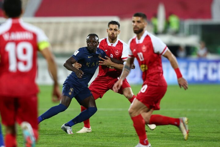 پرسپوليس ۰-۲ النصر/ نتیجه حواشی حضور رونالدو استرس سرخها بود؛ از کیفیت چمن تا نتیجه بازی تفاوت فوتبال ایران و عربستان را نشان داد پرسپوليس ۰-۲ النصر/ نتیجه حواشی حضور رونالدو استرس سرخها بود؛ از کیفیت چمن تا نتیجه بازی تفاوت فوتبال ایران و عربستان را نشان داد