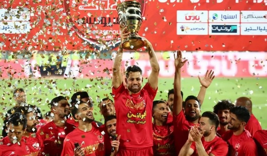 توهین به هواداران پرسپولیس در جشن قهرمانی توهین به هواداران پرسپولیس در جشن قهرمانی