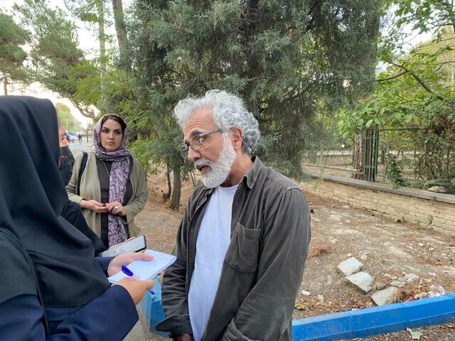 افخمی جواب انتقاد‌ها را داد: بی‌سوادهایی که درباره خنده من حرف مفت می‌زنند...