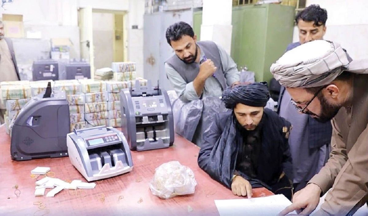 نجات «افغانی» توسط طالبان در مقابل سقوط چندساله ارزش پول ملی ایران