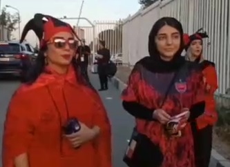 کری‌خوانی زنان سرخ برای تیم حریف/ آن‌قدر که جام بردیم کمرمان رگ به رگ شد! +ویدئو
