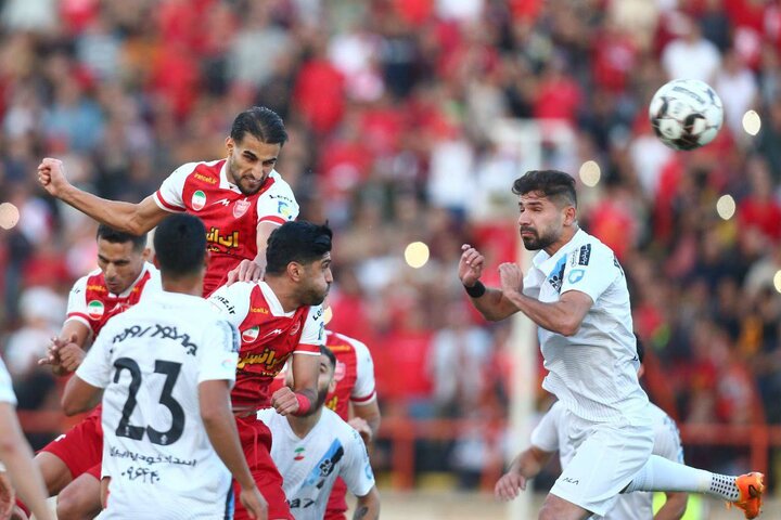 در بازی پرسپولیس جادوگری اتفاق افتاده است؟ در بازی پرسپولیس جادوگری اتفاق افتاده است؟