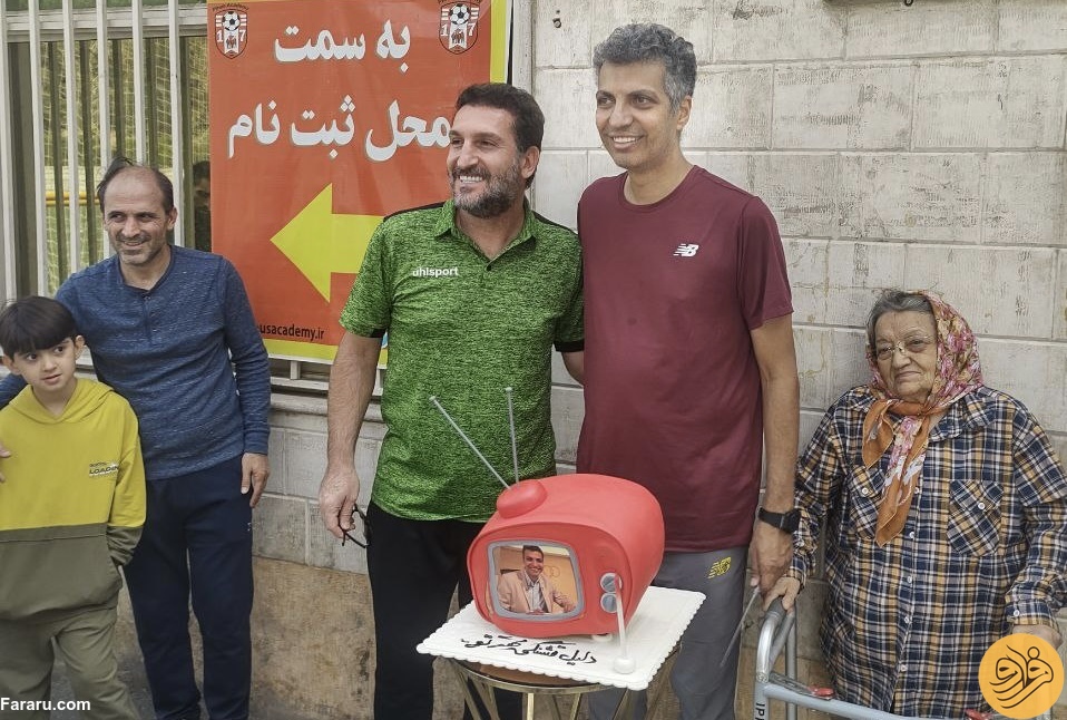 جشن تولد عادل فردوسی‌پور با کیکی عجیب! +تصاویر