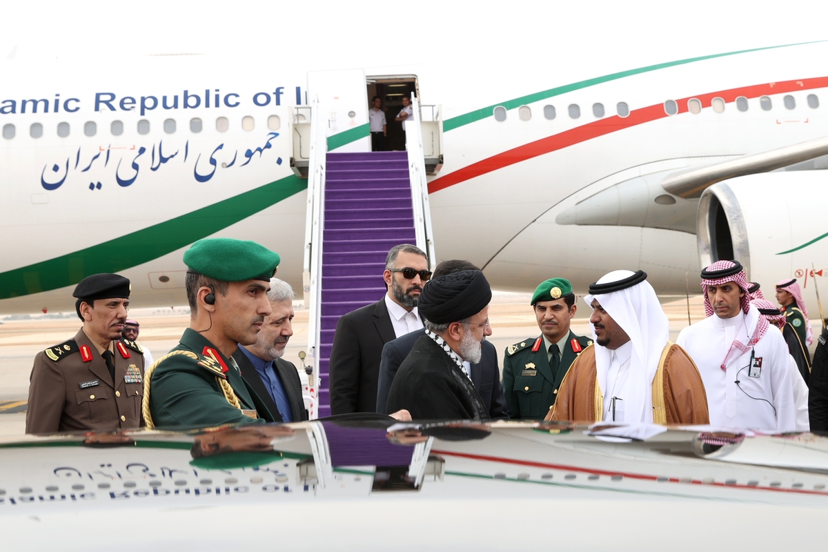 تیپ ابراهیم رئیسی در قلب عربستان! +تصاویر
