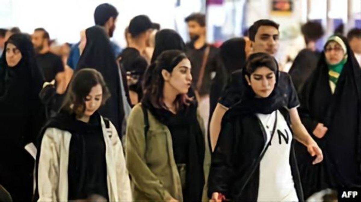 صحبت جنجالی نماینده مجلس درباره کشف حجاب: خربزه میخورید پای لرزش بنشینید! صحبت جنجالی نماینده مجلس درباره کشف حجاب: خربزه میخورید پای لرزش بنشینید!