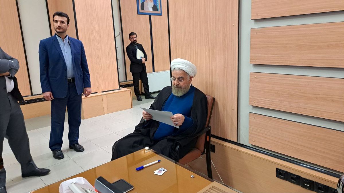 عصبانیت کیهان عجیب از ثبتنام حسن روحانی برای انتخابات خبرگان عصبانیت کیهان عجیب از ثبتنام حسن روحانی برای انتخابات خبرگان