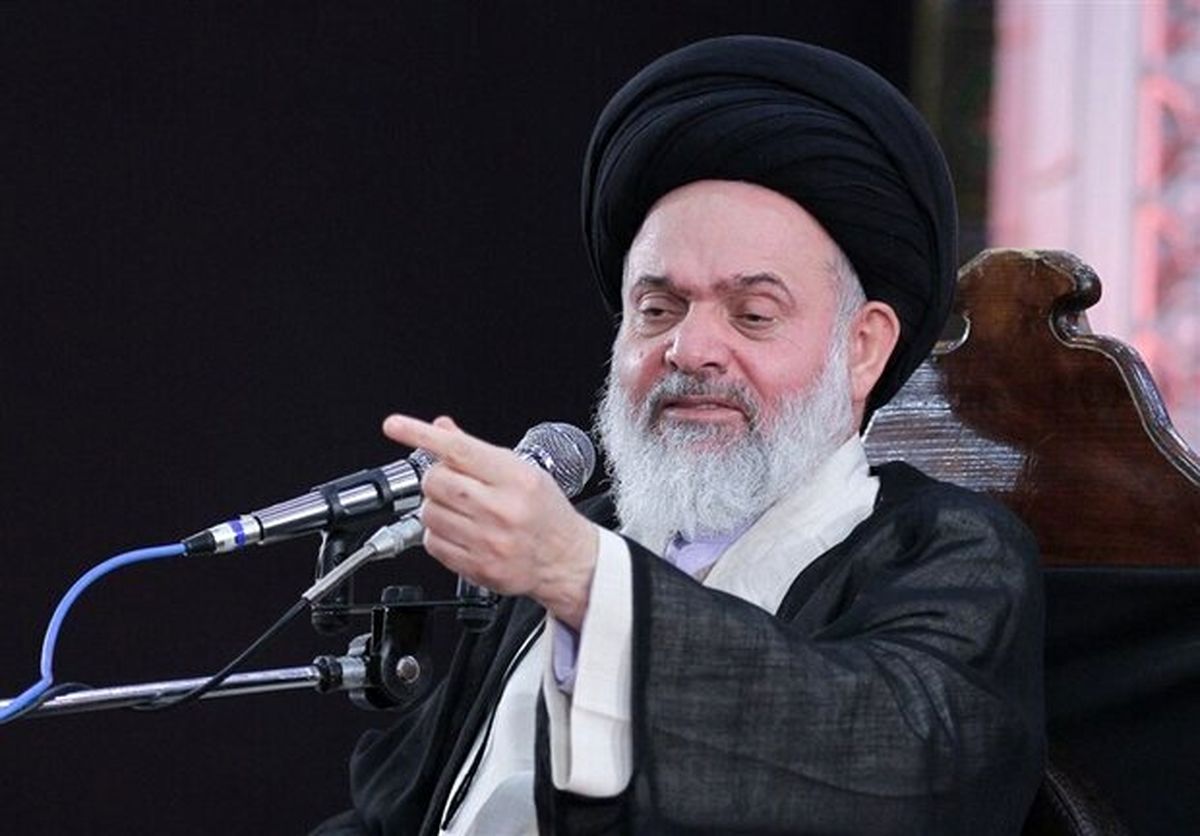 سلامت «شوراهای شهر» با حضور یک روحانی تضمین میشود! سلامت «شوراهای شهر» با حضور یک روحانی تضمین میشود!
