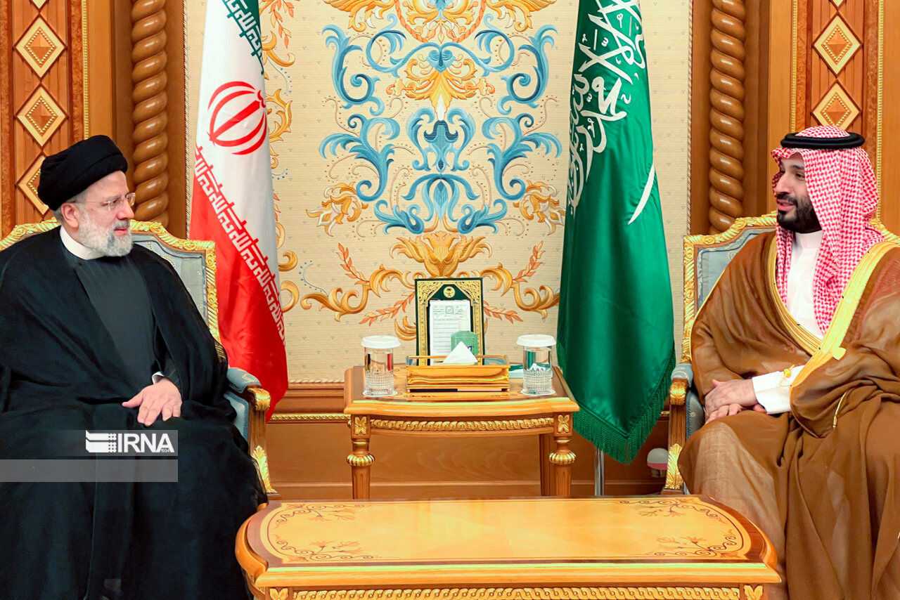 تصویر دیدار رئیسی و بن سلمان جنجالی شد!