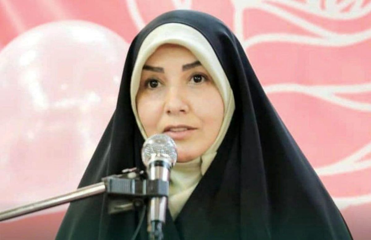 مهمان زن جنجالی شبکه افق که مملکت را متعلق به حزب‌اللهی‌ها می‌داند، کیست؟