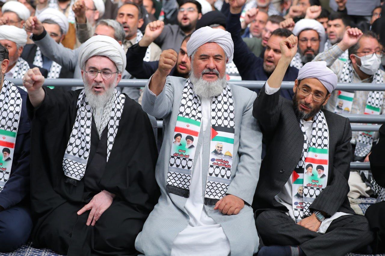 ظاهر عجیب مهمانان رهبر انقلاب خبرساز شد