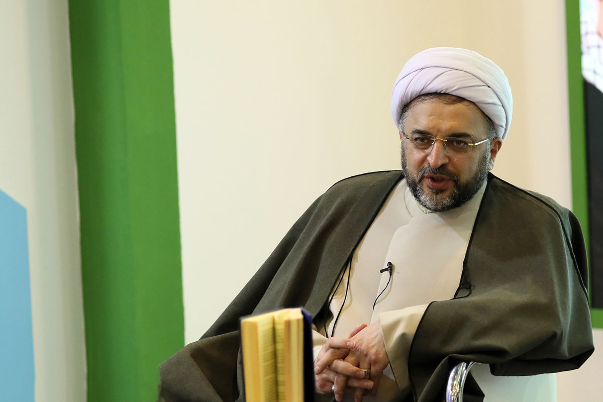 آقای علمالهدی امام جمعه فوقِ انقلابیِ مشهد به ایده «گفت و گوی تمدنها» عارض شدند؛ این ایده ارتباطی به سوره کافرون ندارد آقای علمالهدی امام جمعه فوقِ انقلابیِ مشهد به ایده «گفت و گوی تمدنها» عارض شدند؛ این ایده ارتباطی به سوره کافرون ندارد