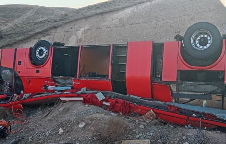 واژگونی مرگبار اتوبوس در جاده اسفراین به بجنورد واژگونی مرگبار اتوبوس در جاده اسفراین به بجنورد