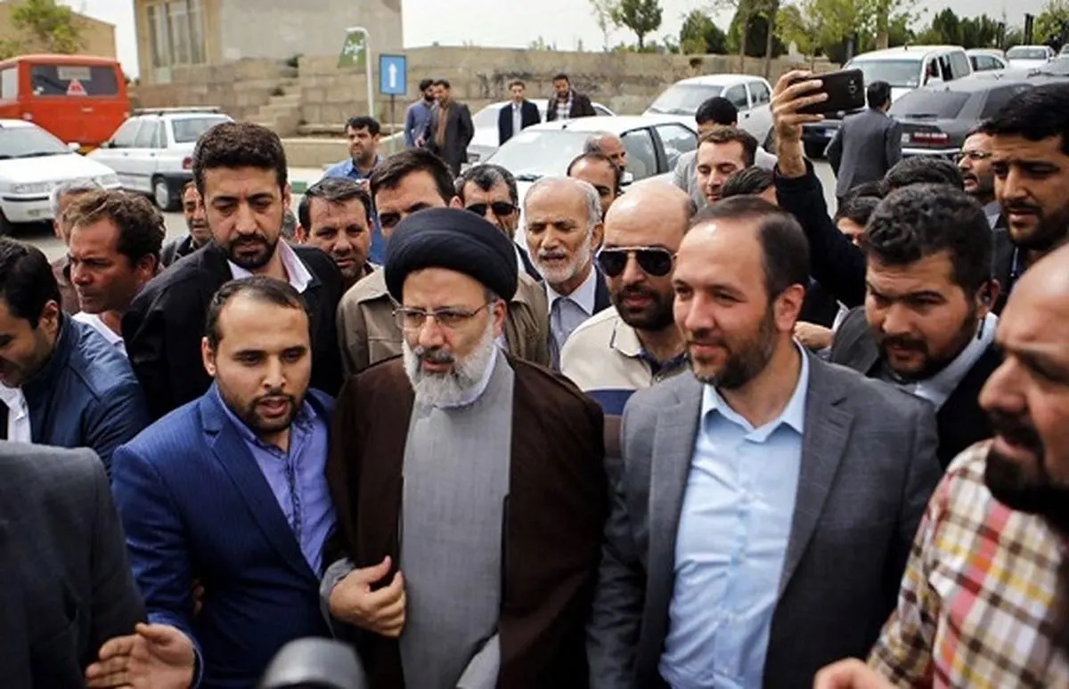 روزنامه دولت: اگر ما نوشتیم در سفرهای استانی تیم های حفاظت سپاه و بسیج و ناجا حضور دارند، دیگران ننویسند، چون تحریف خبر است! روزنامه دولت: اگر ما نوشتیم در سفرهای استانی تیم های حفاظت سپاه و بسیج و ناجا حضور دارند، دیگران ننویسند، چون تحریف خبر است!
