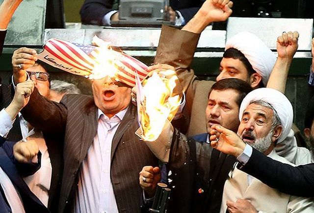 نماینده مجلس: افتخار می‌کنم «برجام» را آتش زدم