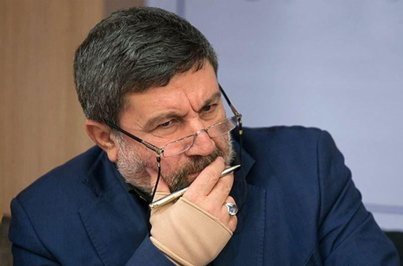 آیتالله آلهاشم اولین امام جمعهای بود که نردههای بین مردم و مسئولان را در نمازجمعه برداشت آیتالله آلهاشم اولین امام جمعهای بود که نردههای بین مردم و مسئولان را در نمازجمعه برداشت